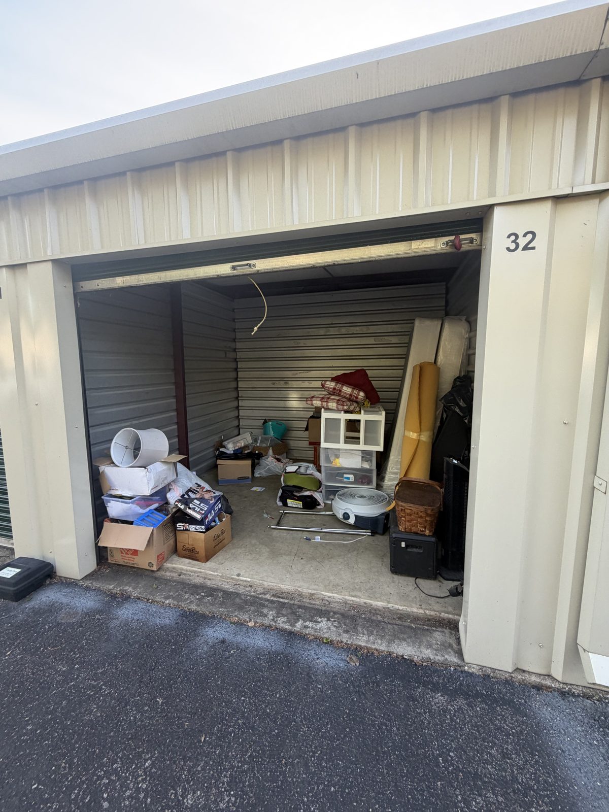 Storage unit cleanout before junk removal Murfreesboro TN